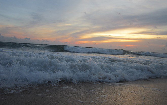 Hoàng hôn ở bãi Trường, một trong những bãi biển đẹp nhất ở Phú Quốc. Hoàng hôn ở bãi Trường, một trong những bãi biển đẹp nhất ở Phú Quốc.